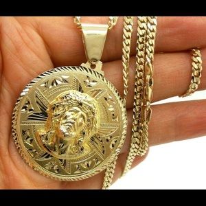 14K Gold Cuban link chain with Jesus Pendant NICE!